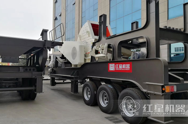 移動錘式破碎機(jī)發(fā)貨，移動靈活，轉(zhuǎn)場方便，效率高