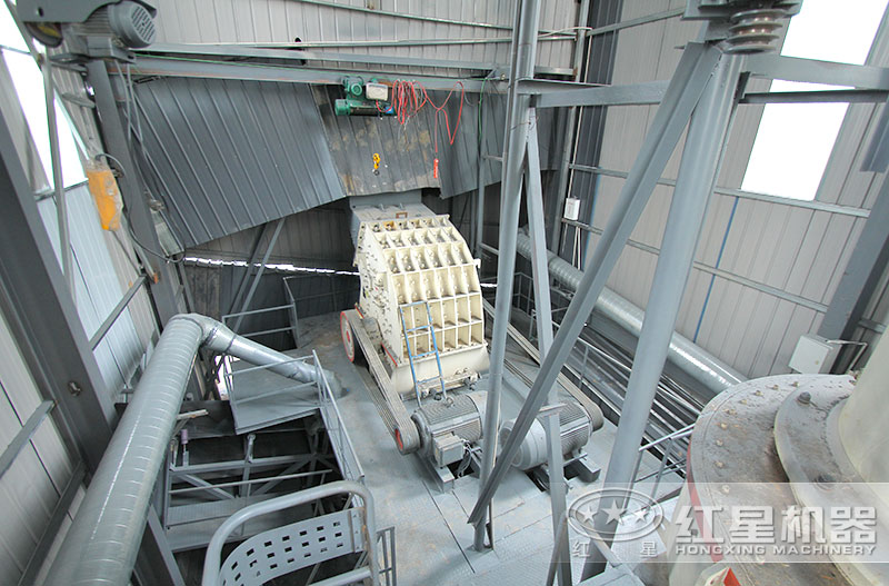 單臺錘式破碎機作業(yè)現場實拍