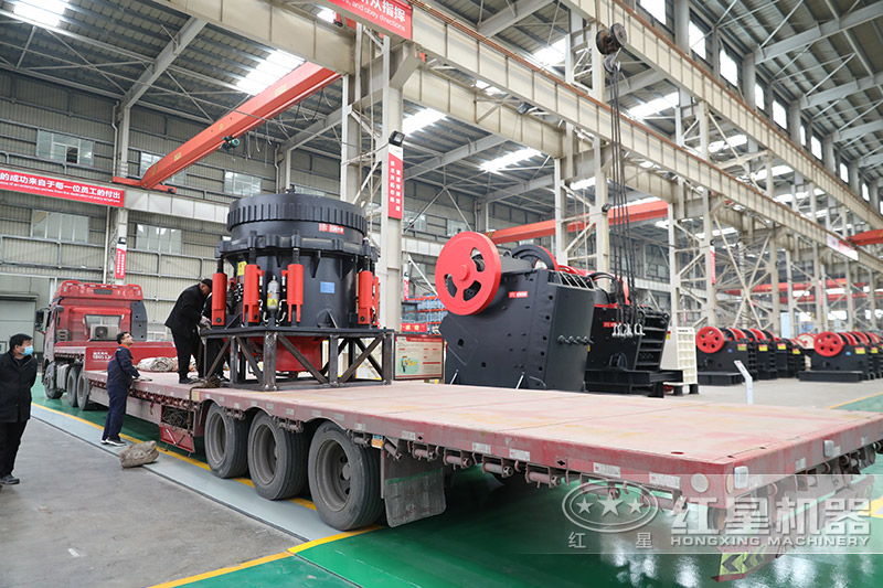 混凝土碎石機(jī)廠家-紅星機(jī)器車(chē)間發(fā)貨