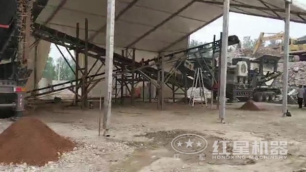 時產(chǎn)300噸小型移動破碎機(jī)涼山視頻實拍