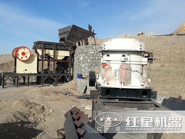 花崗巖破碎生產(chǎn)線現(xiàn)場