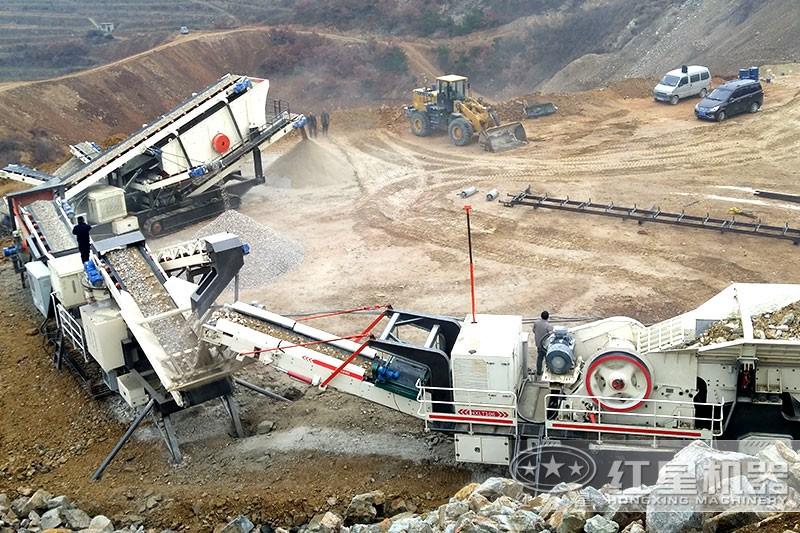 履帶移動(dòng)石子沙石機(jī)，三機(jī)聯(lián)合，破碎