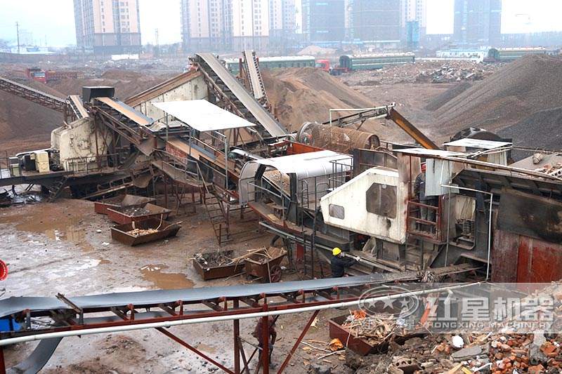 建筑垃圾破碎機(jī)-輪胎式移動(dòng)破碎站，雙機(jī)聯(lián)合