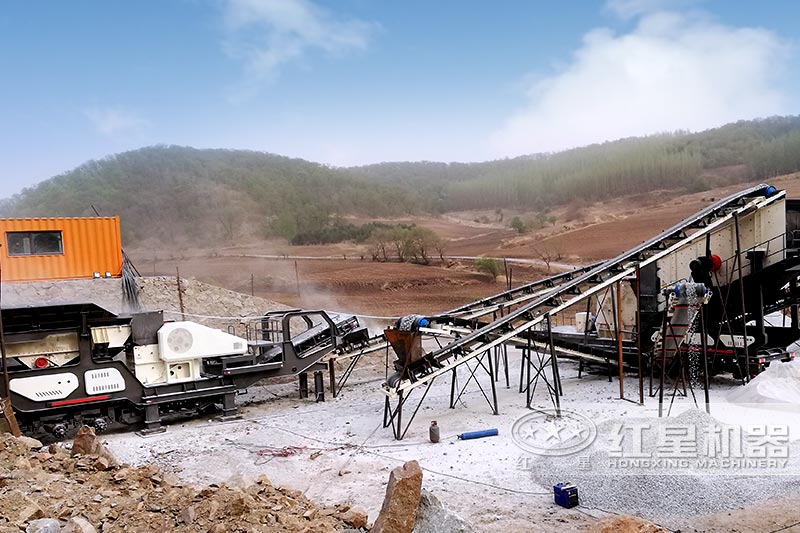 車載破碎機(jī)現(xiàn)場(chǎng)