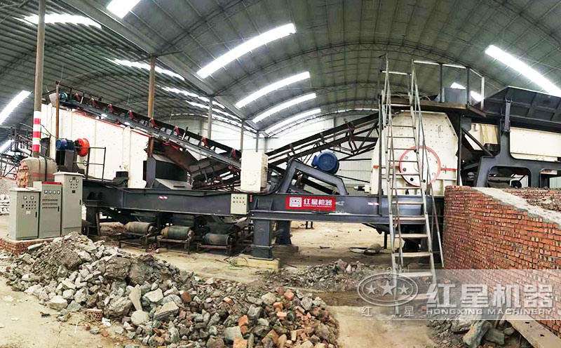 車載破碎機(jī)現(xiàn)場(chǎng)