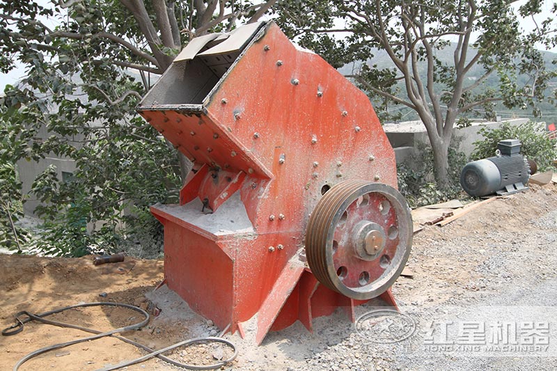 小型柴油發(fā)電破碎機(jī)現(xiàn)場