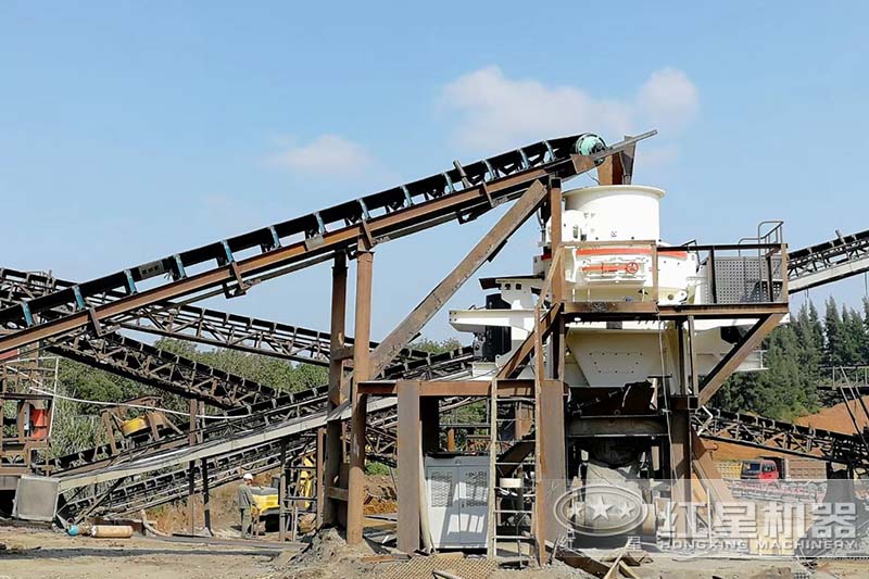 時(shí)產(chǎn)300噸噸全套破石子機(jī)客戶現(xiàn)場(chǎng)，可參觀