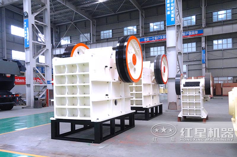 鄂式破碎機(jī)，粗碎力度強(qiáng)