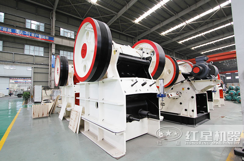 鄂式破碎機，產(chǎn)量1-2200t/h，耐磨抗沖擊