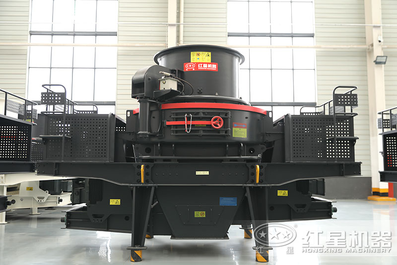 細(xì)碎制砂機(jī)出料粒形好，級(jí)配連續(xù)